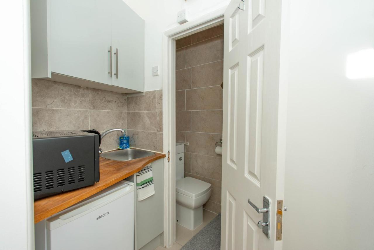 Modern Apartments In Bromley, Greater London Near Tesco And Sundridge Park Station 외부 사진