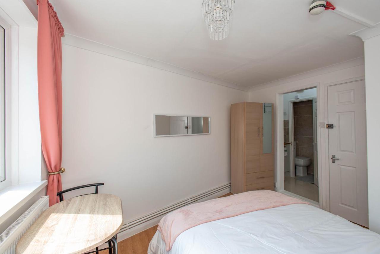 Modern Apartments In Bromley, Greater London Near Tesco And Sundridge Park Station 외부 사진