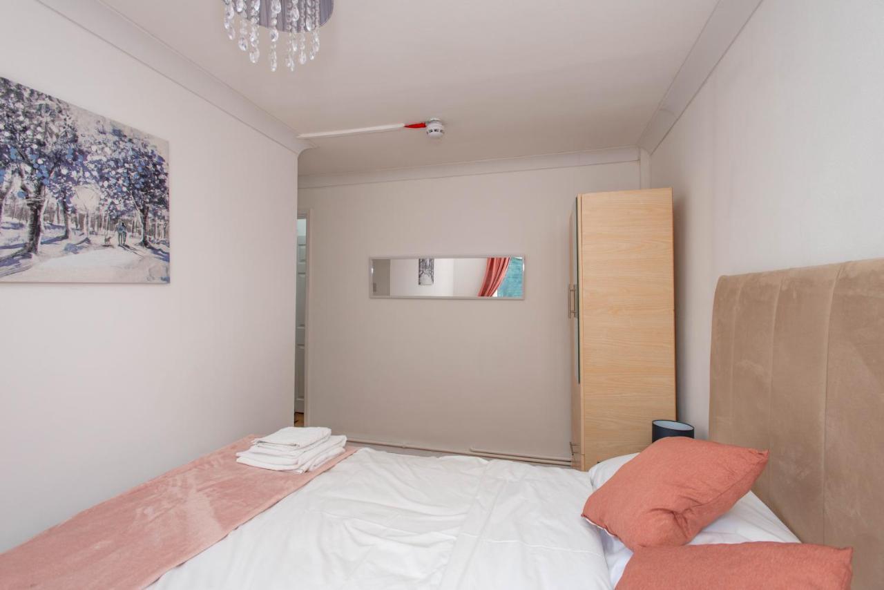 Modern Apartments In Bromley, Greater London Near Tesco And Sundridge Park Station 외부 사진