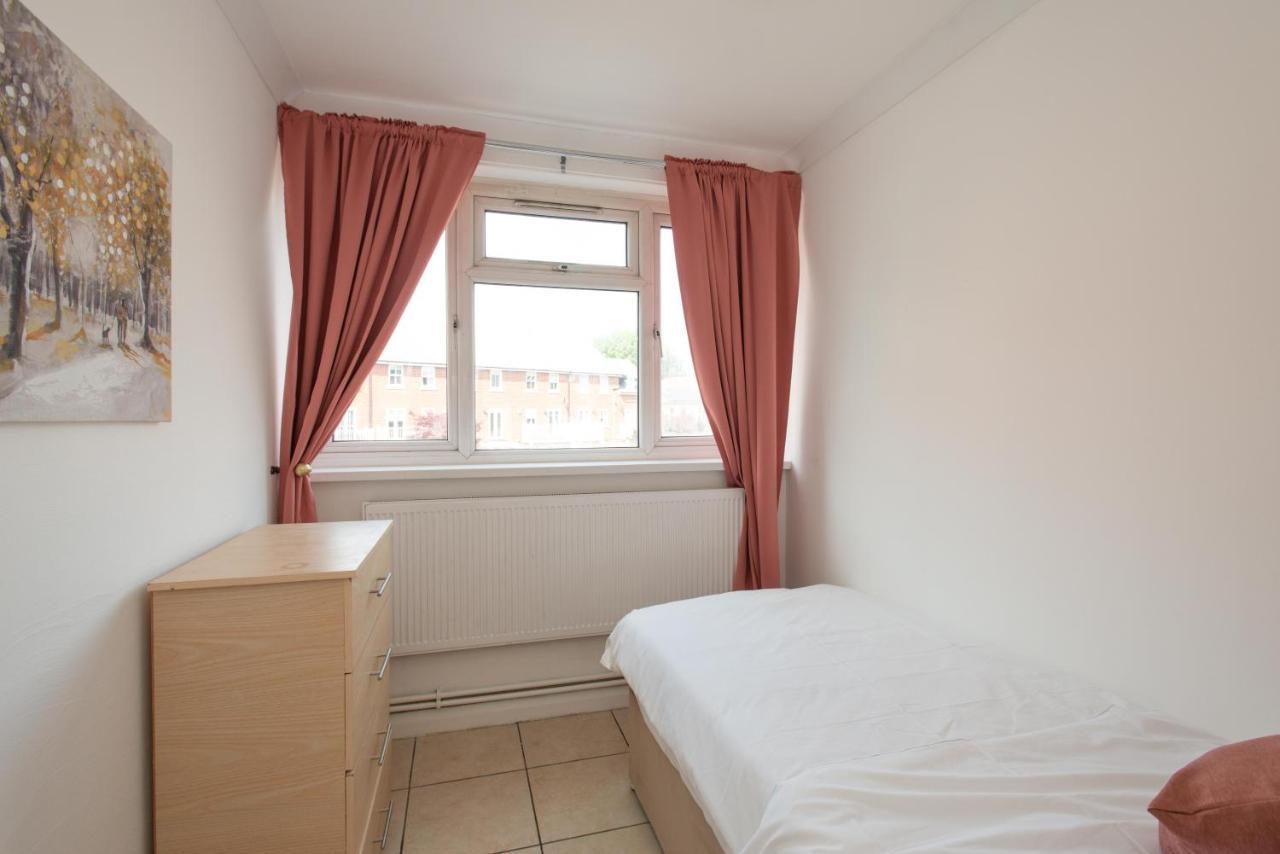 Modern Apartments In Bromley, Greater London Near Tesco And Sundridge Park Station 외부 사진